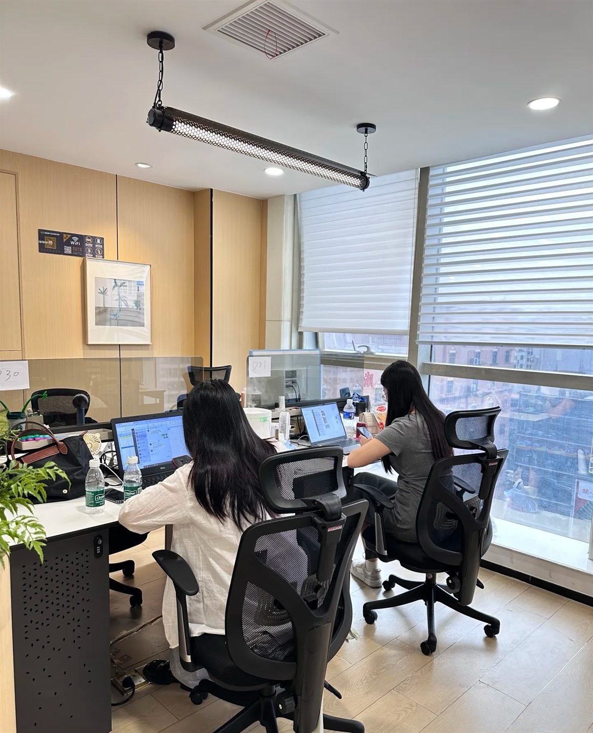 Hongrun project specialists coordinating customer requirements